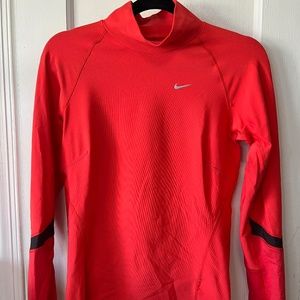 Nike Dri-Fit Long Sleeve Running Shirt Salmon - Small